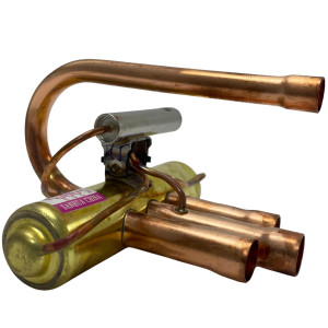 Sanhua SHF-L-7H-34U-AM Reversing Valves switch 2.5 ton 3/8 in x 1/2 in