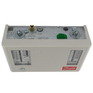 Danfoss 060-5249 KPU15B Dual Pressure Switch, Low 10 to 60 psi, High 100 to 465 psi, SPST (NO+NC), Auto Manual Max Reset, 1/4 in Male Flare Connections